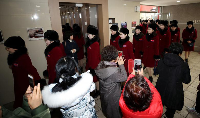 Cận cảnh nhan sắc 229 mỹ nữ thuộc đội quân sắc đẹp Triều Tiên vừa đổ bộ Hàn Quốc